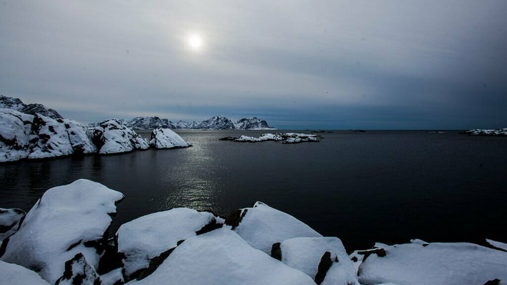 nyksund-view-to-sea-snow